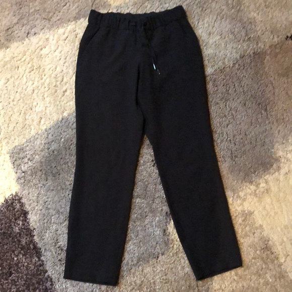 🍋lululemon On the Fly black pant❤️Thin and comfy! - Picture 5 of 16